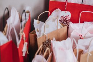 MinimalistChristmasGiftBags